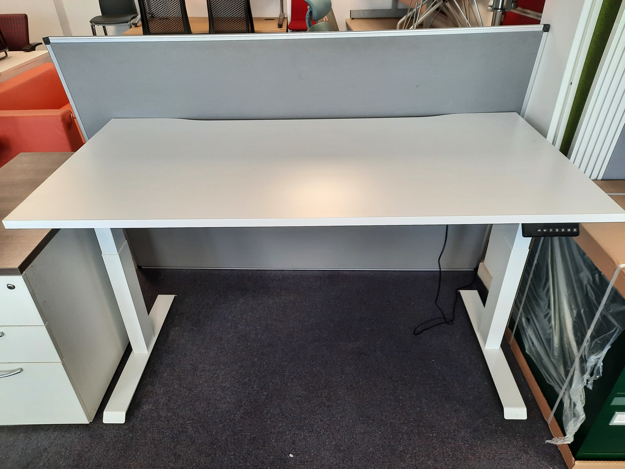 Picture of HSD 1 – Height Adjustable Straight Desk