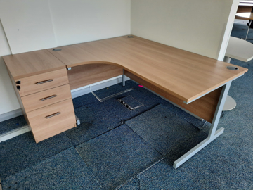 Picture of CD 1– Curved Desk And Pedestal Package